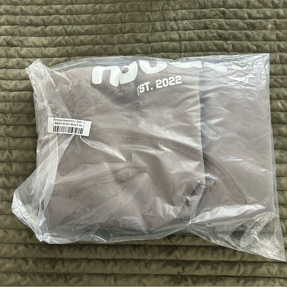 BRAND NEW Nuuds Limited Edition Birthday Sweatshirt Mocha XL Daryl Ann Denner - Picture 2 of 8